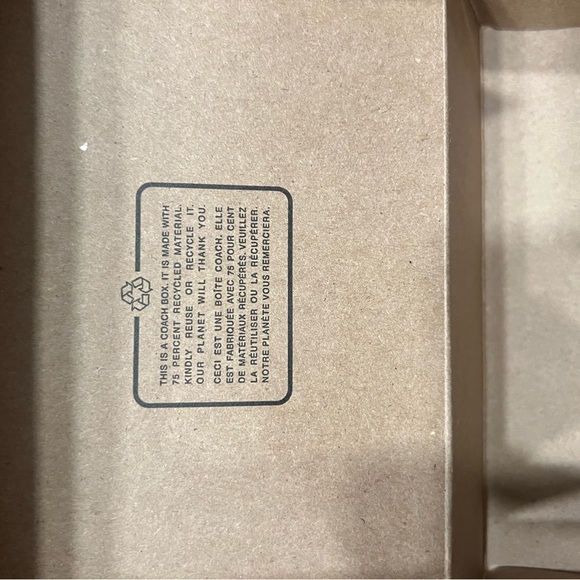 Coach Box - Picture 3 of 4